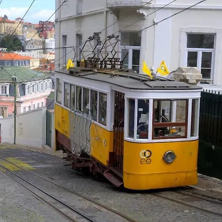 C3 Bairro Alto Cozy Romantic Loft In 18th Century Building