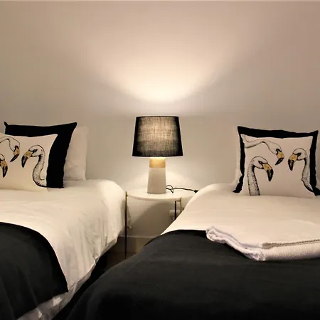 C3 Bairro Alto Cozy Romantic Loft In 18th Century Building