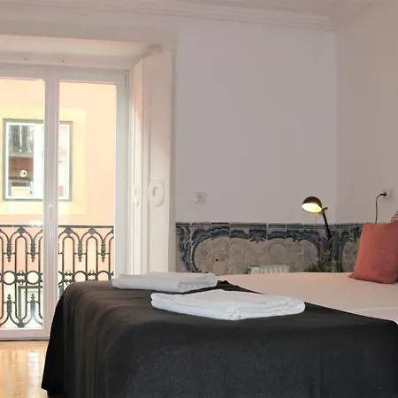 C3 Bairro Alto Cozy Romantic Loft In 18th Century Building *