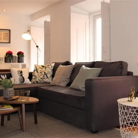 C3 Bairro Alto Cozy Romantic Loft In 18th Century Building Lisbon
