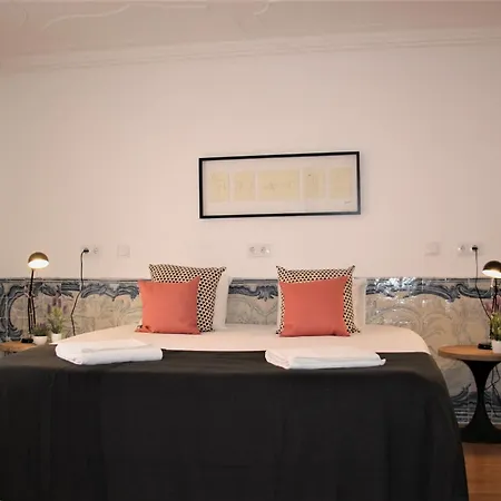 C3 Bairro Alto Cozy Romantic Loft In 18th Century Building