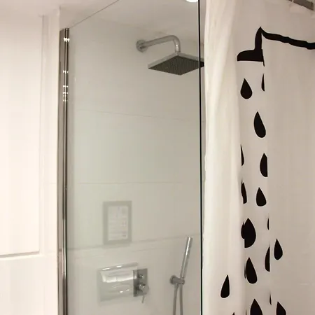 C3 Charm & Confort In Bairro Alto! 18th Century Building, Very *