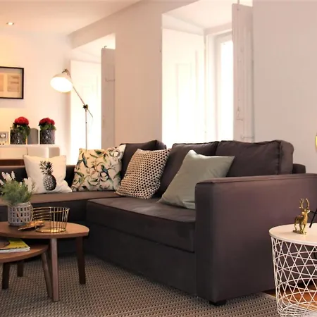 Апартаменты C3 Charm & Confort In Bairro Alto! 18th Century Building, Very *