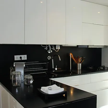 C3 Charm & Confort In Bairro Alto! 18th Century Building, Very * Лиссабон